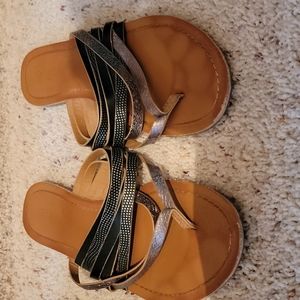 Added to Women's sandle bundle. Available in my closet. Refresh Sandals.